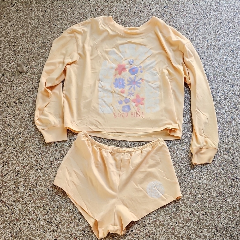 New Unworn WEEKEND SOUL  "Peace Love Music" Cool Vibes Short Set Pant M Shirt L